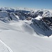 Blick über die vielen Gipfel der Stubaier Alpen im Westen