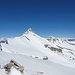 Der Weiterweg zur Zehnerspitze ist im Winter wenig empfehlenswert, zumal die Versicherungen am dortigen Gipfel verschneit sind.