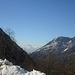 sullo sondo le montagne della Val Strona