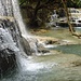 Einer der unzähligen Wasserfälle