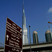 10km weiter die 6-spurige Stadtautobahn runter nach Dubai Downtown.<br />Wie gesagt 6-spurig pro Richtung.<br />Da isser - der Burj Khalifa mit gut 880m das (derzeit) höchste Gebäude der Welt.