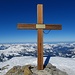 die Lämmerenhütten-Familie Wäfler erstellte 1998 das Gipfelkreuz - mit passendem Gedanken: 'Herrgott', schenk uns allen ein Stück Himmel auf Erden