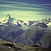links unten das Unterrothorn, Zermatt bleibt vom Gipfel verborgen, das Horu freilich nicht