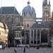 Dom von Norden<br />Links der gotische Chor, in der Mitte die achteckige Pfalzkapelle, rechts das Westwerk.