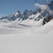 L'Alpe del Sangiatto semi nascosta dalla neve. 