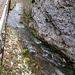 Wasser entlang des Weges