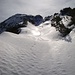Die Schneeoberfläche beim Aufstieg: teilweise körnig, teilweise spiegelndes Eis