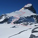 Aufstieg auf Ski bis unter den Gipfelkopf (gelber Kreis), danach zu Fuss (Steigeisen)