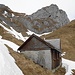 Die Hütte auf der Alp Bogarten. Von hier aus stieg ich direkt zum Wanderweg ab.