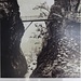 ... und historischer Ansicht der alten Brücke über die Alpbachschlucht