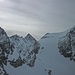 Mittlere Kräulspitze und Östliche Seespitze stehen beide "gut da"; von der Östlichen Seespitze zieht der Alpeiner Kräulferner herunter.