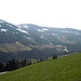 Tolle Piste nach Alpbach vom Wiedersberger Horn - 
wie war das doch mit dem Frühling und dem blauen Band ...
oder dem Winter und dem weißen Band