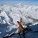 Das Gipfelkreuz vom Combin de Valsorey 4184m, im hintergrund das Mont Blanc massiv!!! 