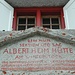La capanna è dedicata al grande geologo svizzero Albert Heim, che insegnò geologia al Politecnico e all'Università di Zurigo. È stato l'editore della monumentale opera "<b>Geologia della Svizzera</b>".