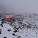 Das Refugio Nuevo Horizonte. Unglaublich, dass dieses Foto fast in der Nähe des Equators aufgenommen wurde. Genauso könnte es auch bei uns in der Schweiz aussehen.