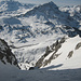 Couloir encore bien gelé...En face les touristes prennent le soleil 
