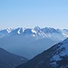 Blick vom Sellrain hinüber ins Karwendel - der markante Kleine Solstein dominiert das herangezoomte Bild.