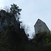... nach Burg im Leimental; mit dem auf den Felsen thronenden Schloss Biederthal (mit luftiger Feuertreppe)