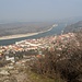 Blick hinab nach Hainburg an der Donau