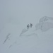 Sattel 2700m rechts der Felbe. Schneetreiben und Wolken hüllen uns ein