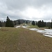 Blick zurück zum  Place centrale, bis dort kann man fahren, falls wir irgendwann mal nicht mehr so weit laufen mögen.