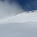 Stiamo per raggiungere altri scialpinisti:Due rinunciano,una si ferma al deposito sci e uno viene in cima con noi.
