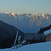 Blick über die Weidener Hütte ins morgendliche Karwendel.