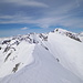 Dalla Cima Est, veduta sulla cresta nevosa che fugge verso la cima principale del Poncione di Maniò
