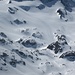 Abfahrtsspuren auf dem Grienbärgligletscher, hinten die Trifthörner