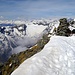 Die Berner Alpen sind in Wolken gehüllt