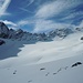 Aufstiegsweg zum Gleirscher Fernerkogel bzw. zur Rosskarscharte - dies ist die Scharte mit der schönen weißen Schneefläche rechts oben, ein ganz schöner Hatscher ...
