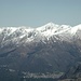 Il <b>Pizzo di Gino</b> (2245 m) e alla destra la <b>Cima Pianchette</b> (2158 m). Sullo sfondo, a sinistra, si scorge il <b>Pizzo di Claro</b> (2727 m).