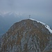 Blick vom höchsten Punkt zum Gipfelkreuz.