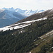 Re unten sieht man den hangquerenden Weg, den wir am Vorabend begangen haben.<br />Im Hintergrund hohe Berge der Lechtaler Alpen.
