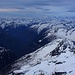 Aussicht vom Pizzo Campo Tencia (3071,7m) nach Südwesten über das Valle Maggia bis zu den Viertausender rund um Zermatt.