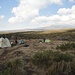 Unsere Zelte im Camp (das Weisse = Mannschafts-, Koch- und Esszelt)