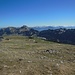 Über der Alpstein-Südkette erheben sich die schneebedeckten Gipfel des Lechquellengebirges und Verwalls