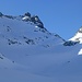 La bella conca del ghiacciaio de Tzan con a destra il Col Chavacour.