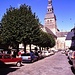 Dinan: Place Saint-Saveur con l'ononima basilica.