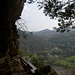 Am Höllenfelsen: Blick zum markanten Haselstein.