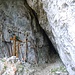 ... bis zur besagte Höhle mit einer interessanten Sammlung von Kruzifixen.<br />In der Höhle gibt es aber nichts Interessantes ...