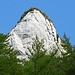 Einer der Felspfeiler auf der Alp Sigel.