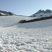 Pesaggio incantevole per l'ultima racchettata della stagione: siamo nella conca glaciale tra il Pizzo Gallina e il Pizzo Nero.