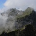 Aussicht von der Schafnase / Giswilerstock (2011m) zu den nächsten Gipfel: P.2073m oder Rossflue-Nordgipfel, dahinter Rossflue-Hauptgipfel (2084m).