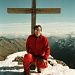 Auf dem Gipfel des Piz Sardona 3056m. Ein Kreuz mit Gipfelbuch.