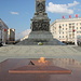 In Мiнск / Minsk - Auf dem Siegesplatz, Плошча Перамогі, erinnert eine Ewige Flamme an den Großen Vaterländischen Krieg, 1941 - 1945.