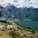 Die Welt der Alpe di Pero - in der Tiefe der Lago di Mezzola mit Verceia am Eingang ins Valle di Ratti