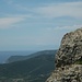 Am Horizont Korsika mit seinen noch immer schneebedeckten Gipfeln.