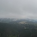 Blick zur VorderHöhi(1537m) vom Gipfel des MittlerGoggeien; der Leistchamm(2101m) ist leider zugenebelt