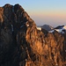 Aussicht zum Bütlasse (3193m) beim Aufstieg zum Böse Tritt (3224m). <br /><br />Der kleine, flache Berg mit dem Firngrat ist die Vorderi Bütlasse (3063m), ein schöner Alpinwandergipfel.